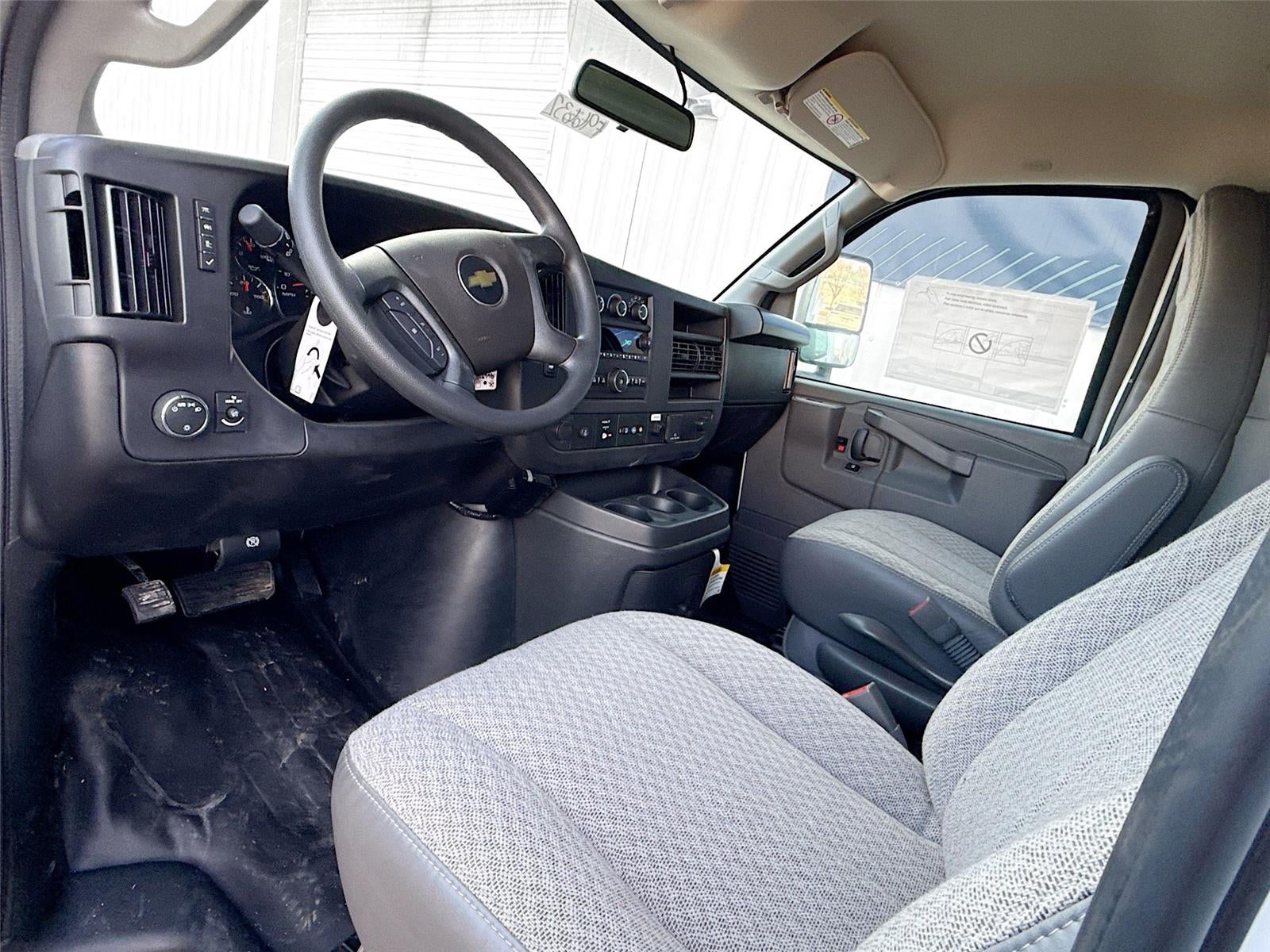 2025 Chevrolet Express Cutaway 3500 VAN 139