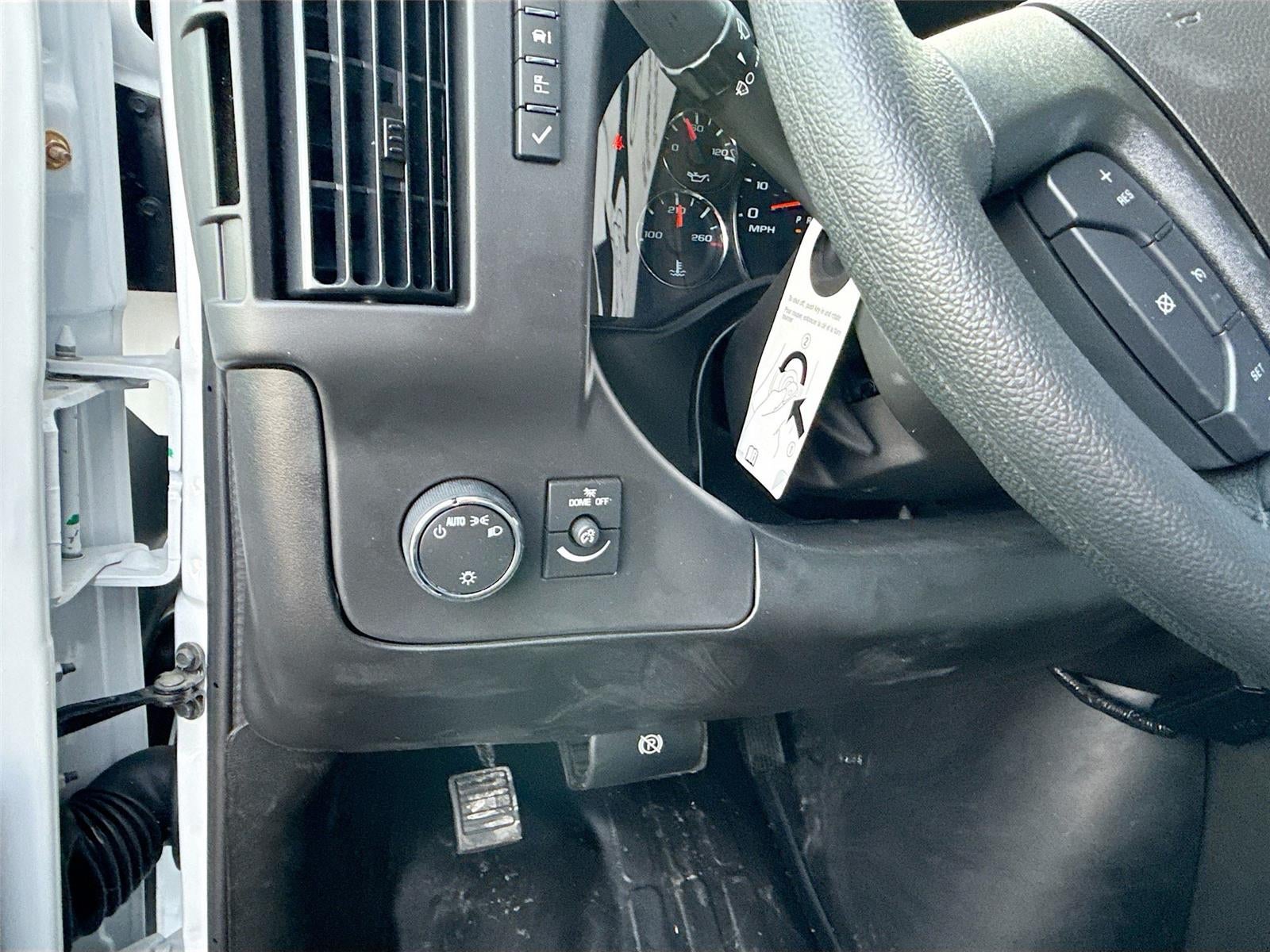 2025 Chevrolet Express Cutaway 3500 VAN 139