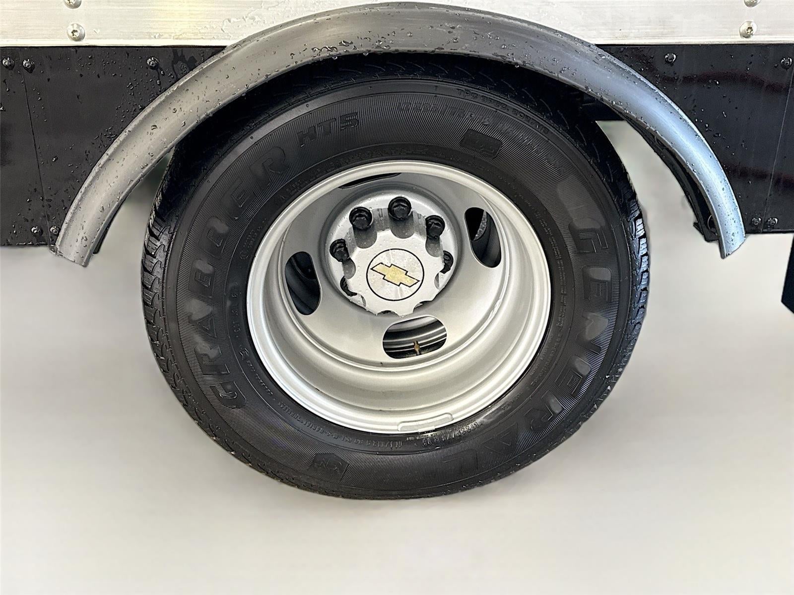 2025 Chevrolet Express Cutaway 3500 VAN 177