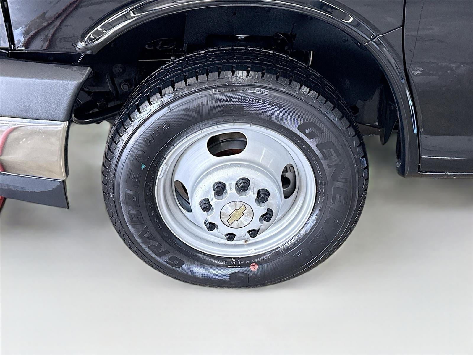 2025 Chevrolet Express Cutaway 3500 VAN 177