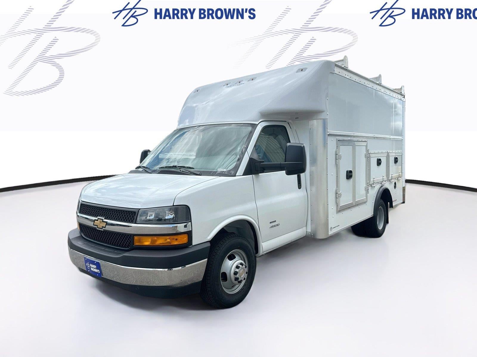 2025 Chevrolet Express Commercial Cutaway 4500 VAN 159