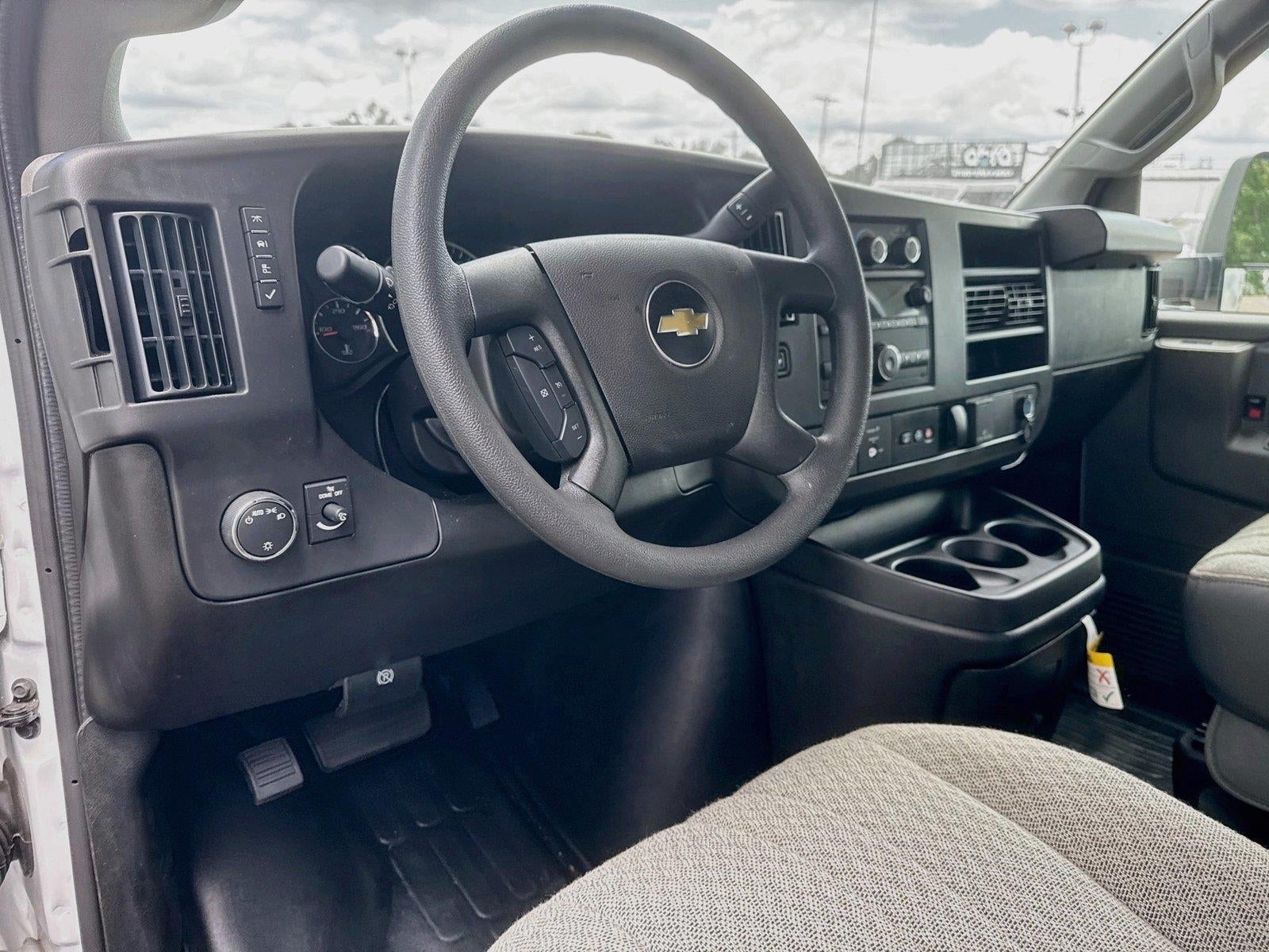 2025 Chevrolet Express Commercial Cutaway 4500 VAN 159