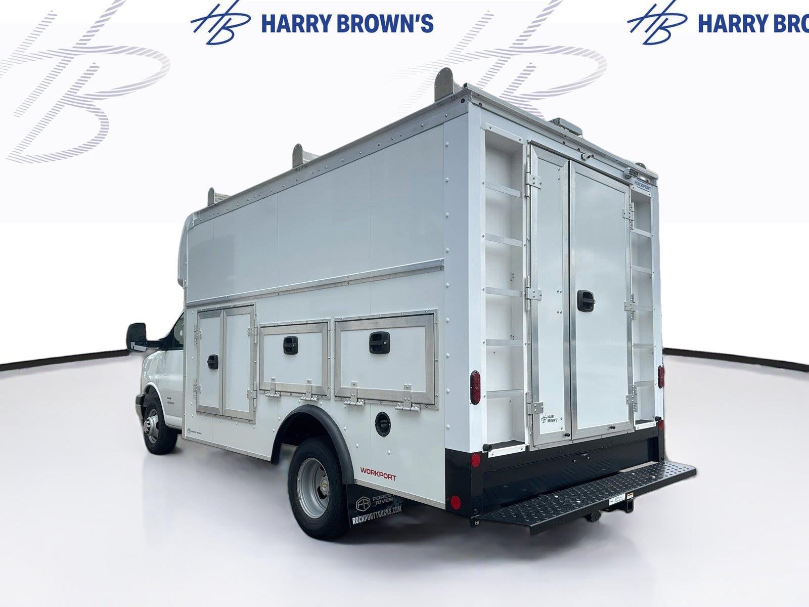 2025 Chevrolet Express Commercial Cutaway 4500 VAN 159
