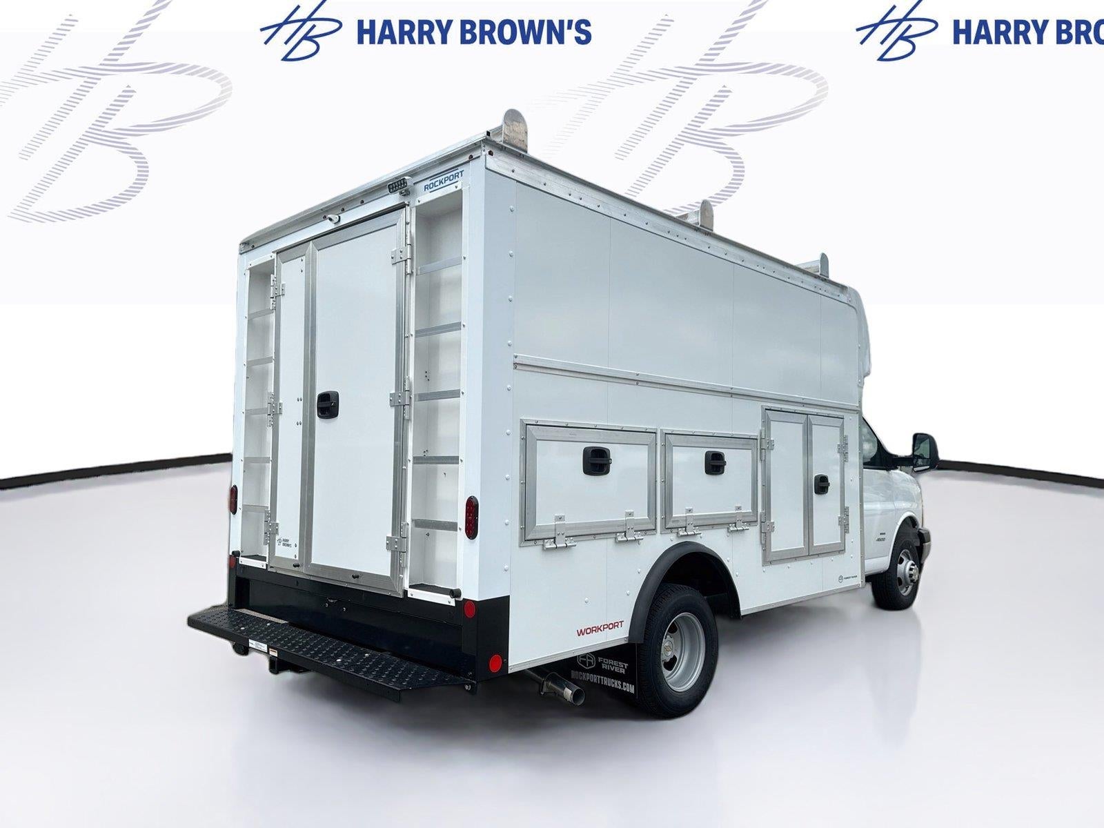 2025 Chevrolet Express Commercial Cutaway 4500 VAN 159