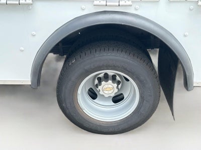 2025 Chevrolet Express Commercial Cutaway 4500 VAN 159