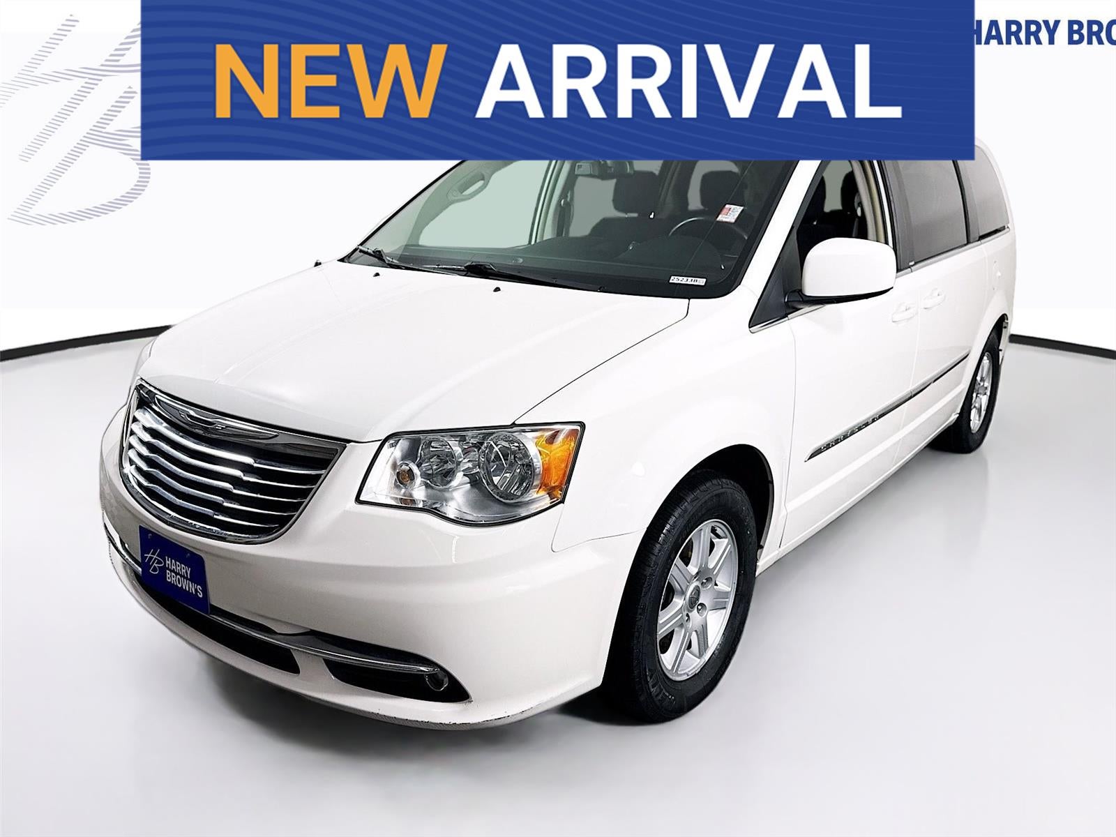 2011 Chrysler Town & Country Touring's photo