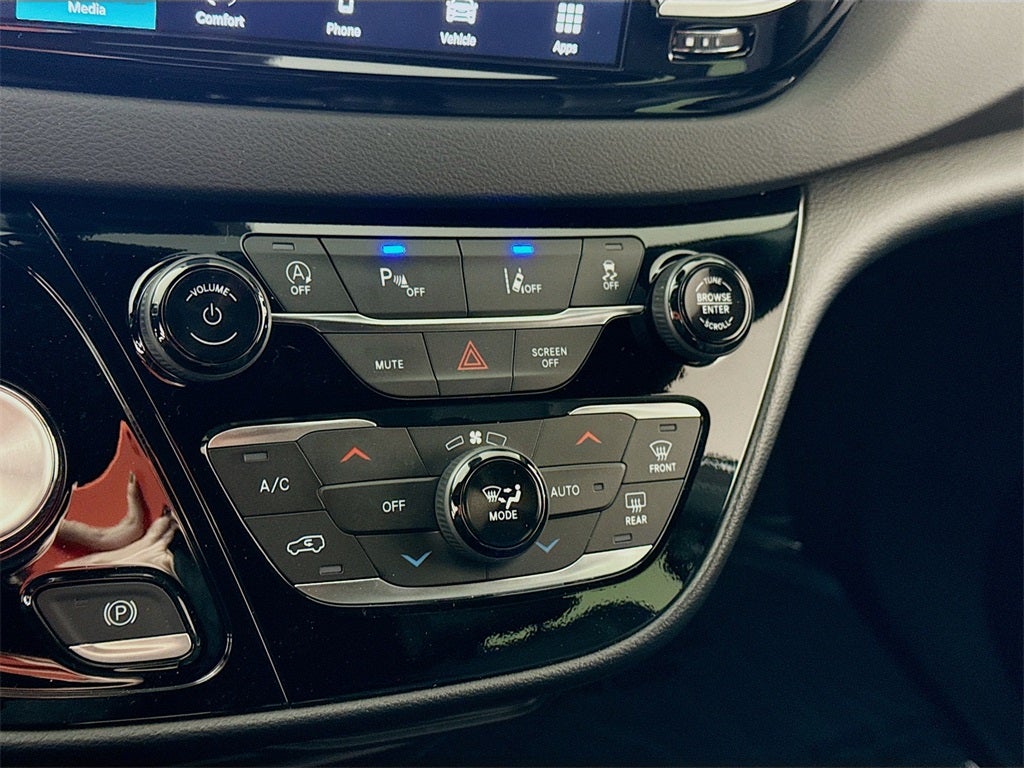 2026 Chrysler Voyager LX