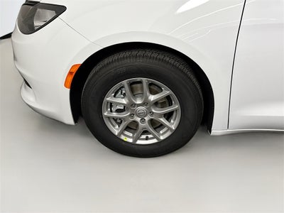 2026 Chrysler Voyager LX