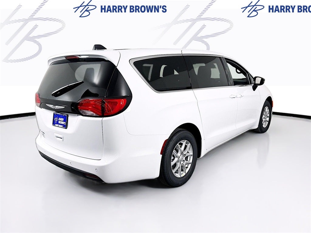 2026 Chrysler Voyager LX