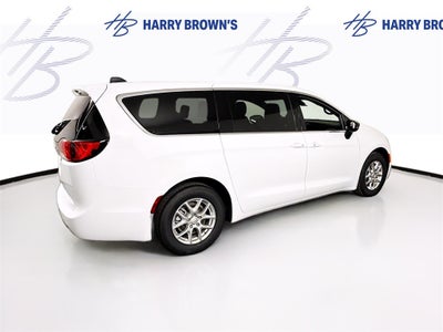 2026 Chrysler Voyager LX