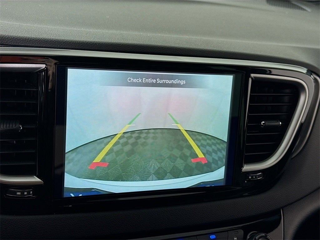 2026 Chrysler Voyager LX