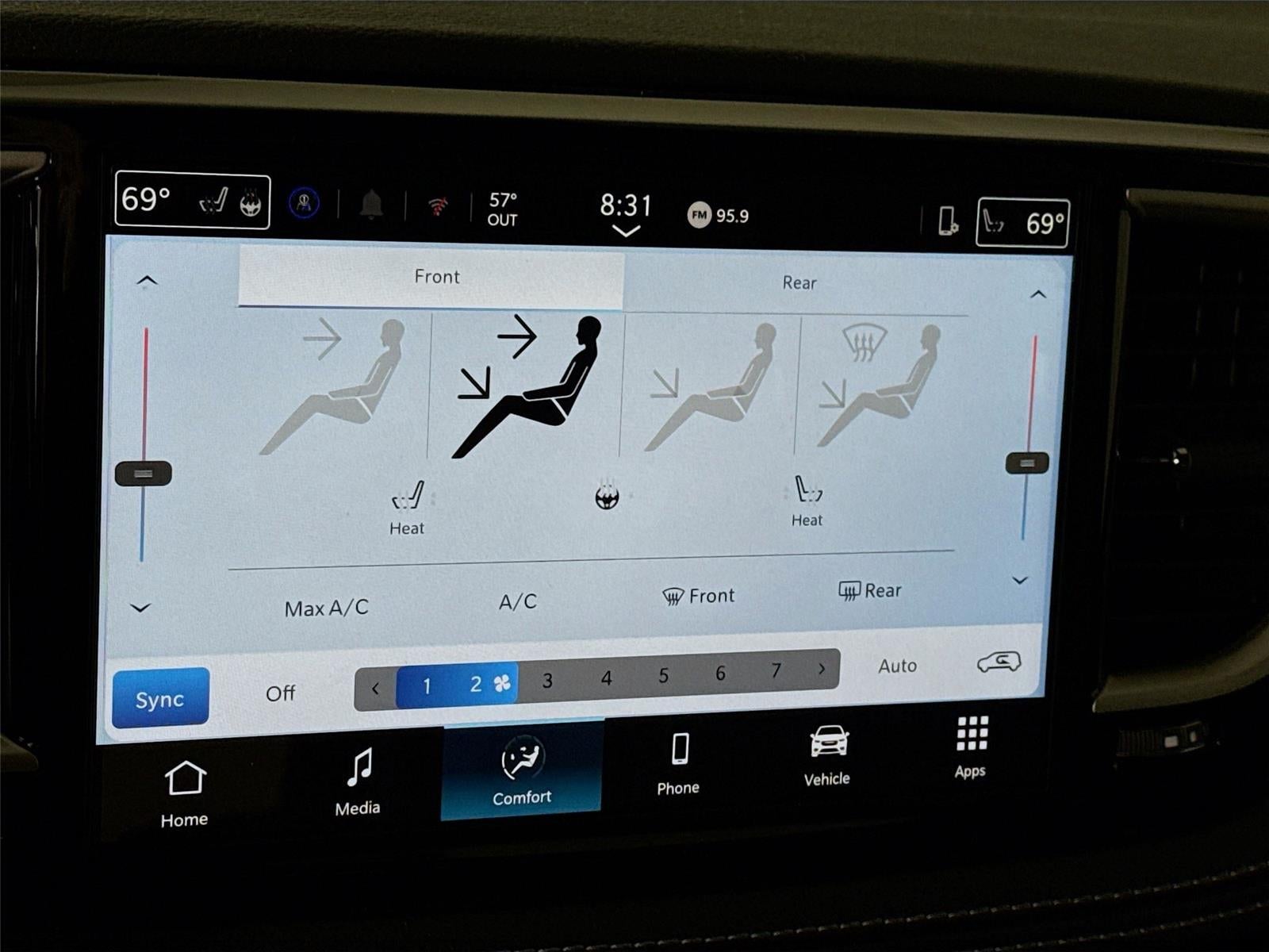 2026 Chrysler Pacifica Select