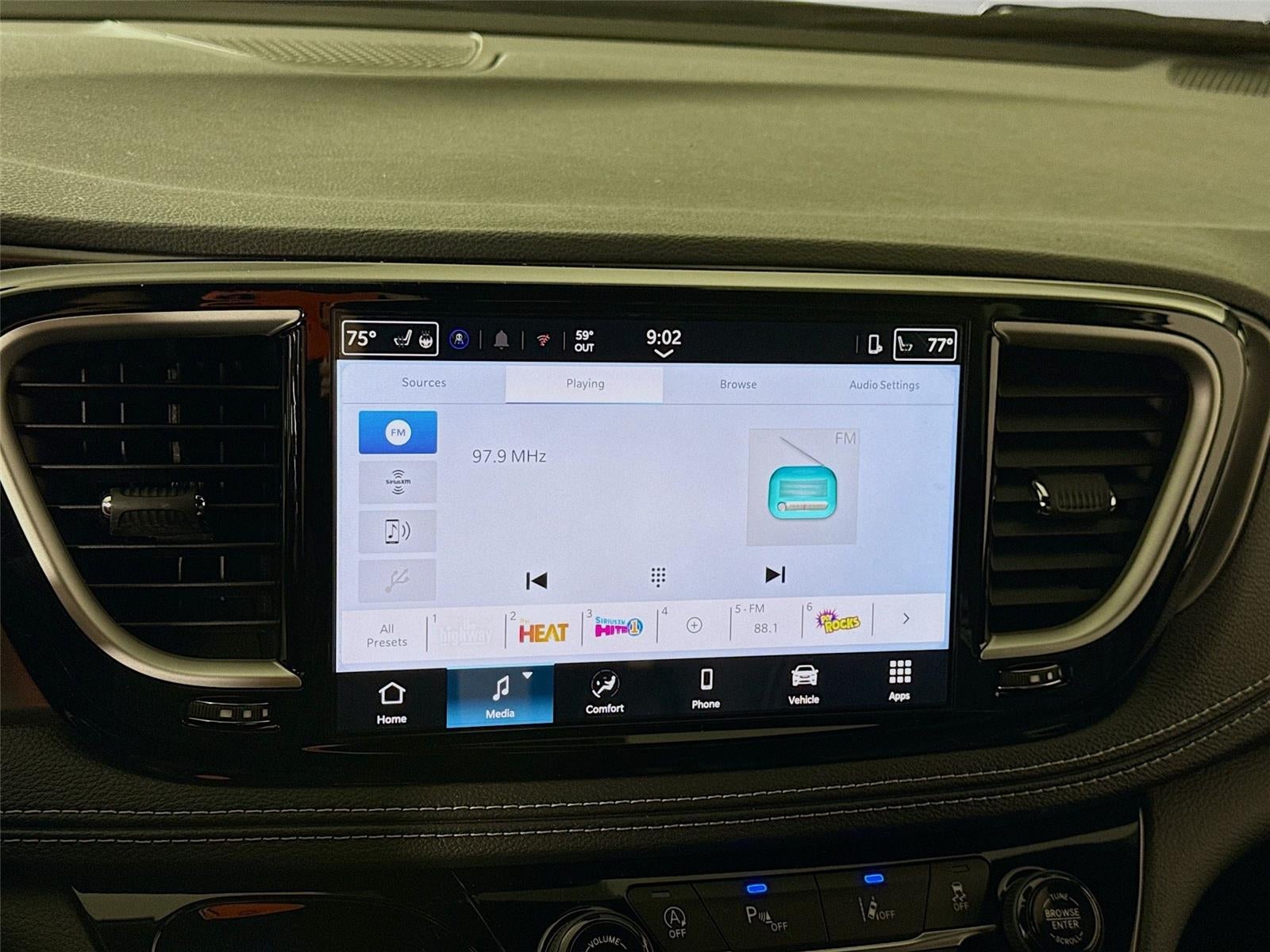 2026 Chrysler Pacifica Select