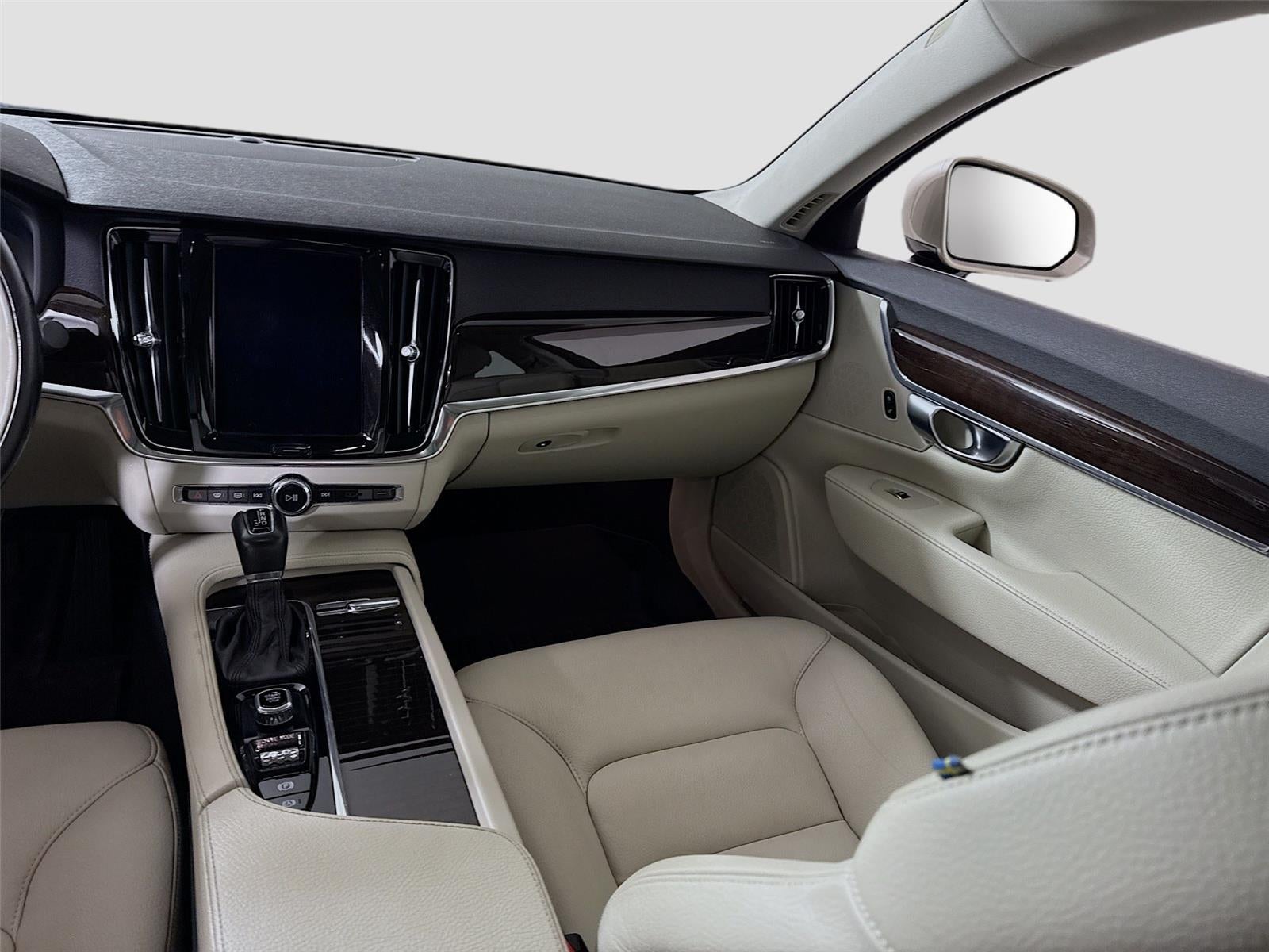 2018 Volvo S90 Momentum