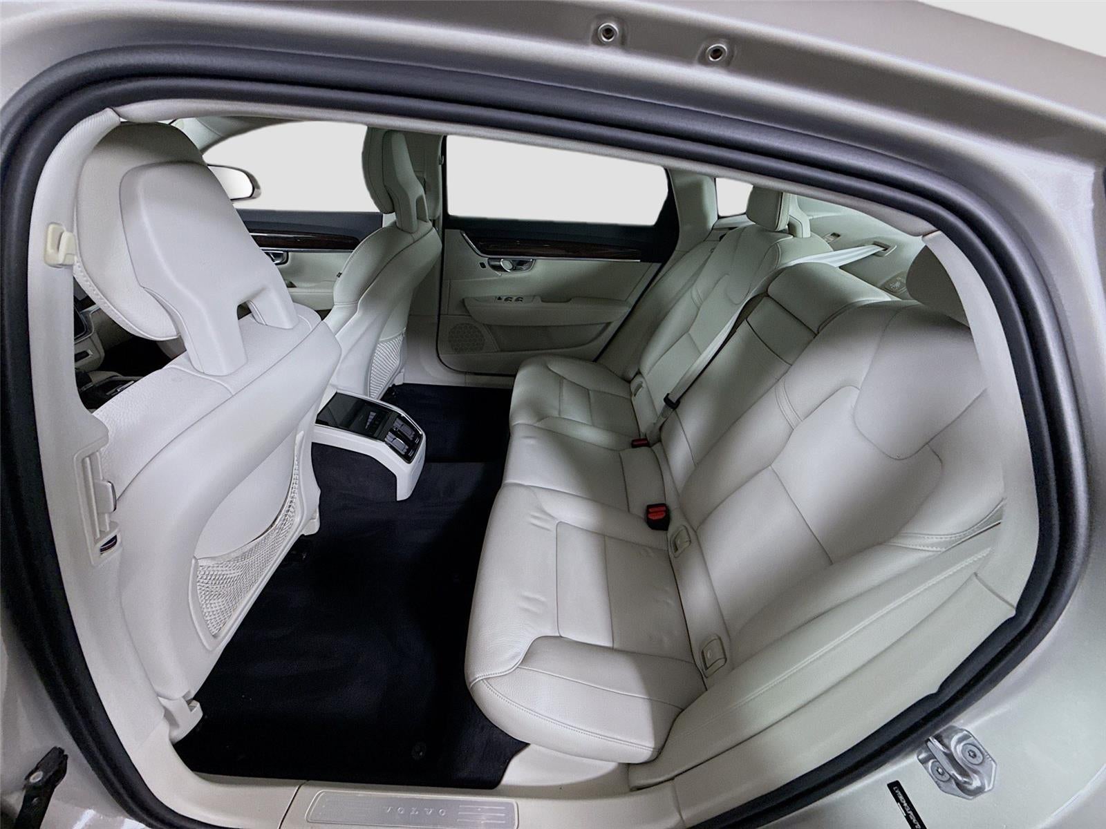 2018 Volvo S90 Momentum