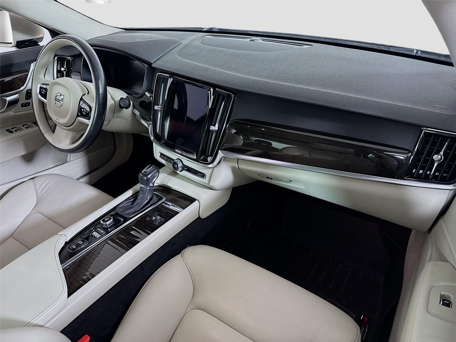 2018 Volvo S90 Momentum