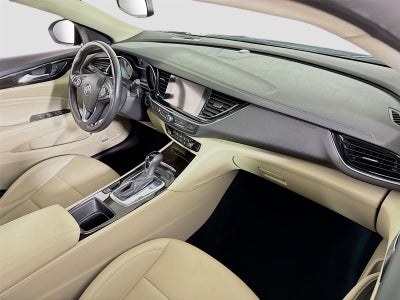 2018 Buick Regal Sportback Essence