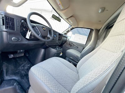 2025 Chevrolet Express Cutaway 3500 1WT