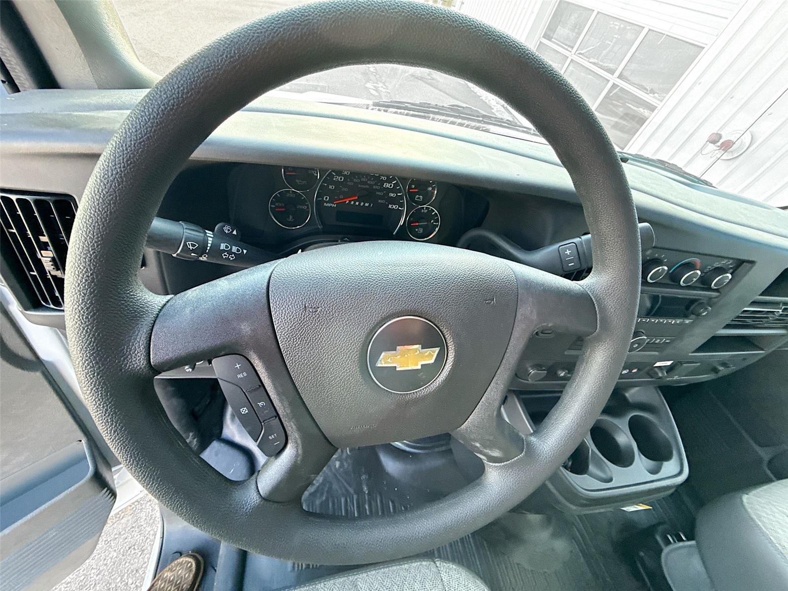 2025 Chevrolet Express Cutaway 3500 1WT