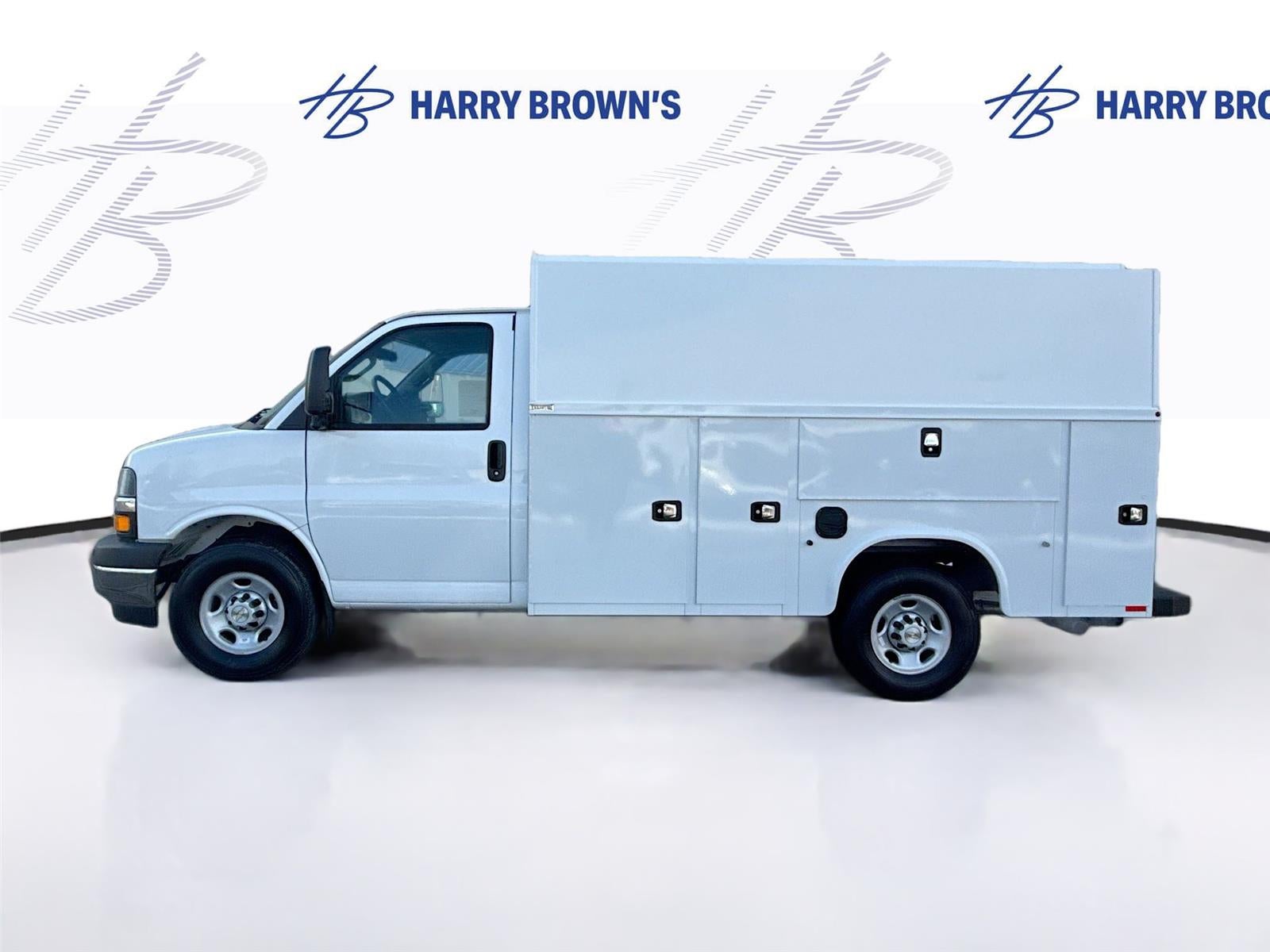 2025 Chevrolet Express Cutaway 3500 1WT