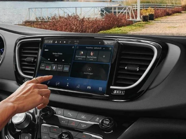 2025 Chrysler Voyager Display panel