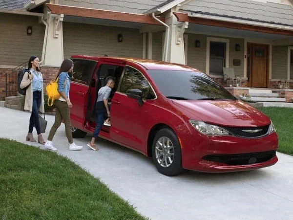 2025 Chrysler Voyager Family adventure