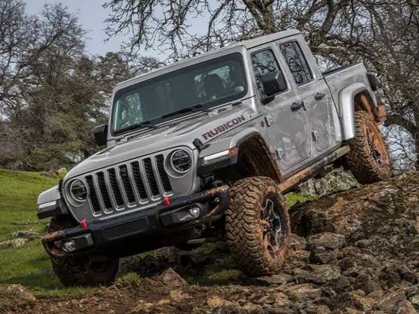 Jeep Gladiator off-roading