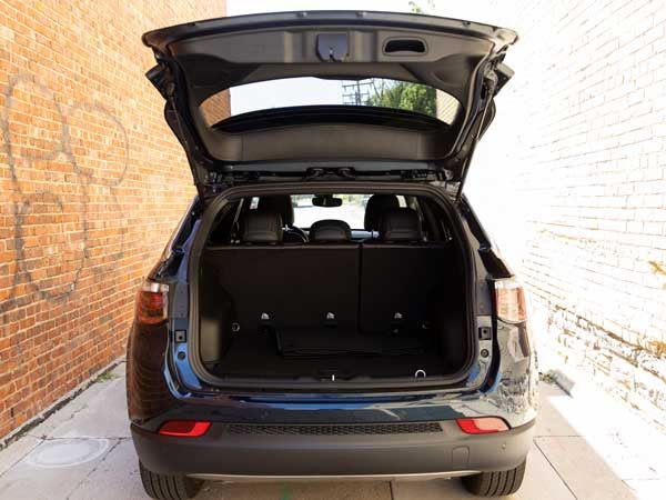 2024 Jeep Compass cargo
