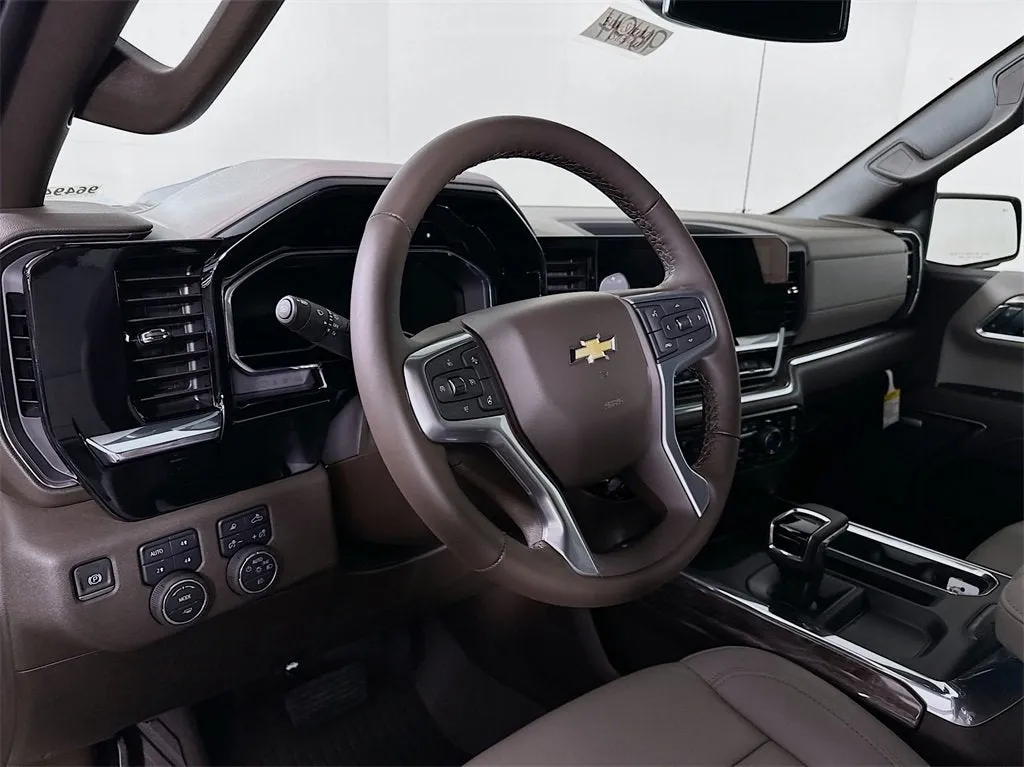 2025 Chevrolet Silverado 1500 dash